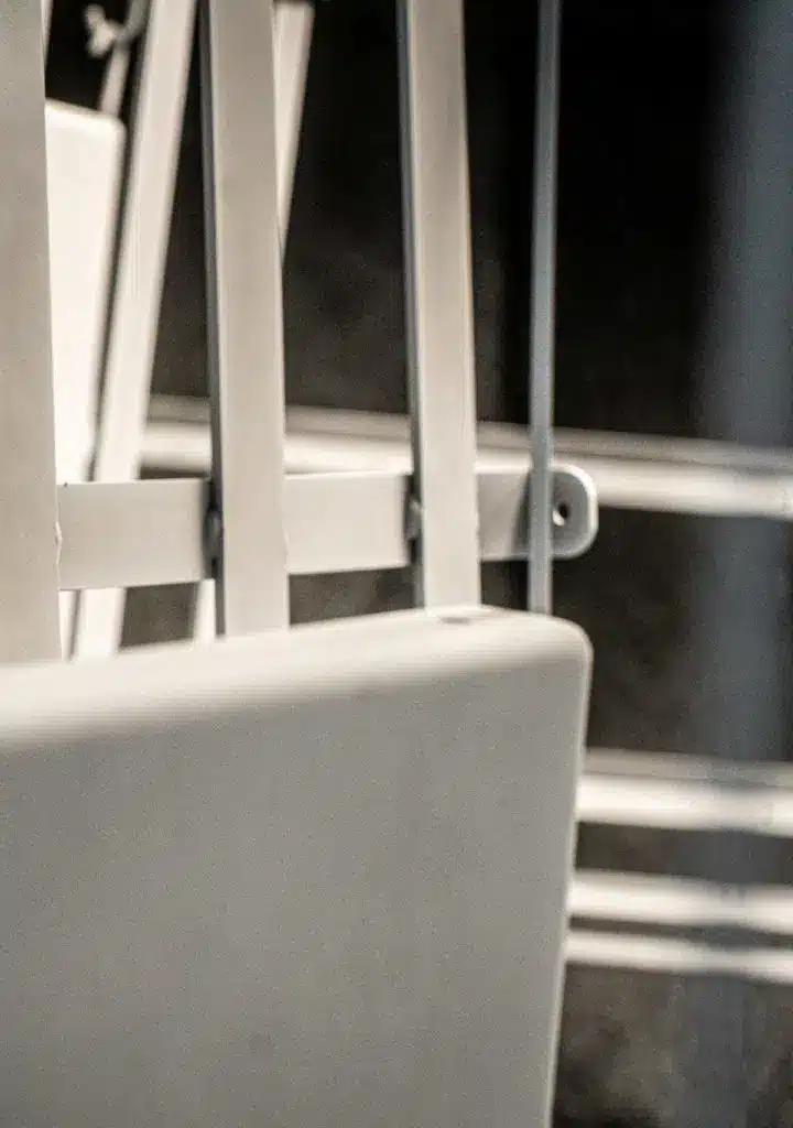 Detailansicht eines perfekt entlackten Werkstuecks nach Entlackung und nach perfekter Pulverbeschichtung