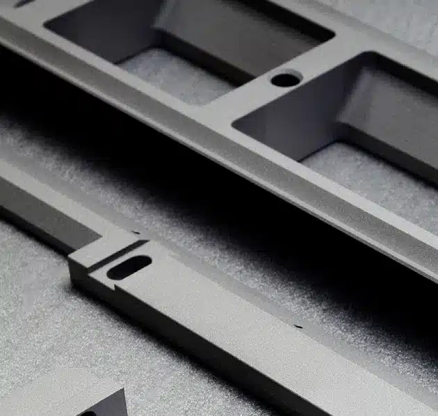 Werkstueck nach erfolgreicher Oberflaechenbehandlung und Pulverbeschichtung.