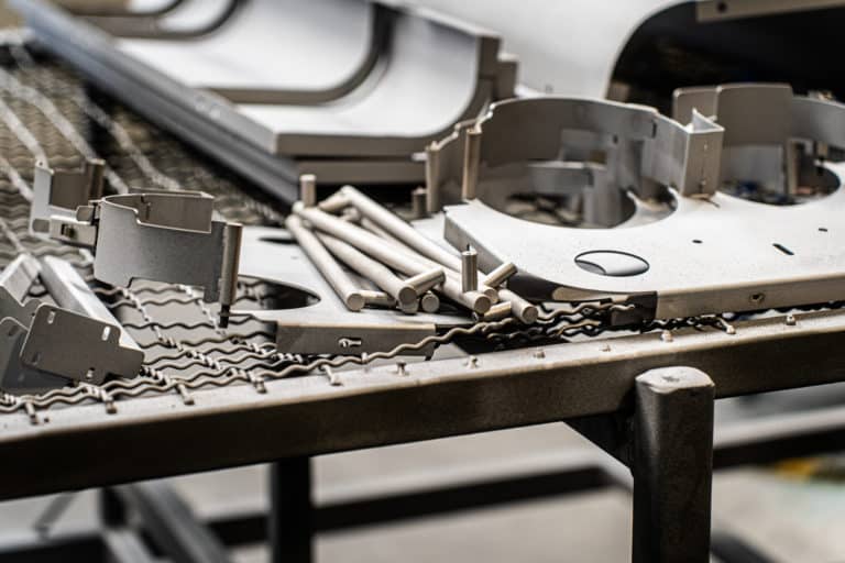 Beispiele von Pulverbeschichtung bei diversen kleineren Bauteilen